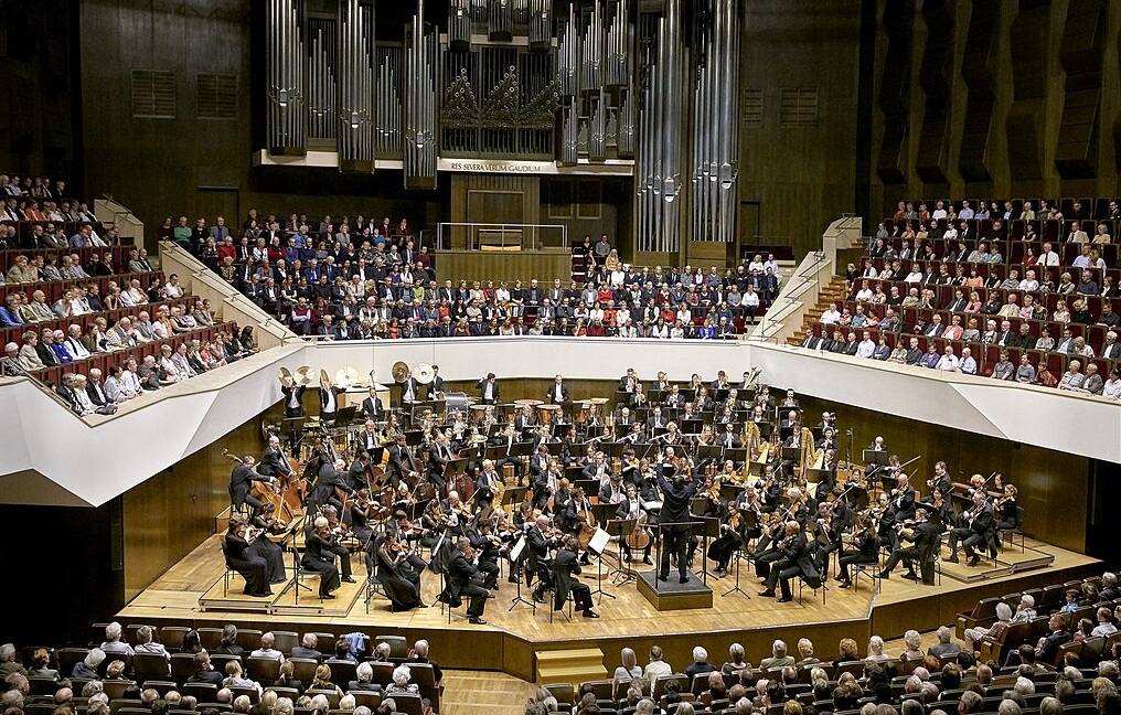 萊比錫布商大廈管絃樂團